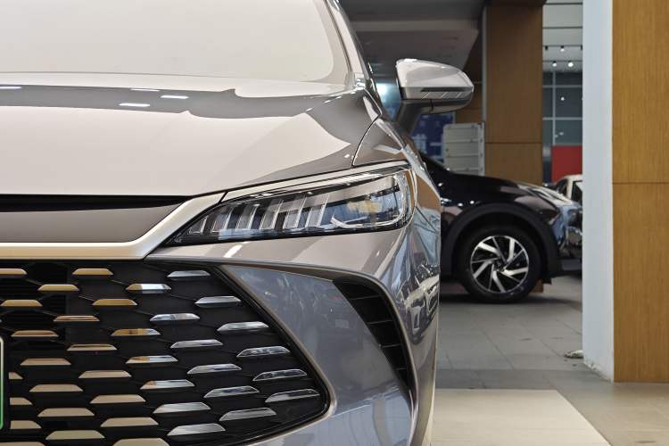 Used BYD Qin PLUS 2025 DM-i Smart Drive 55KM Leading Model
