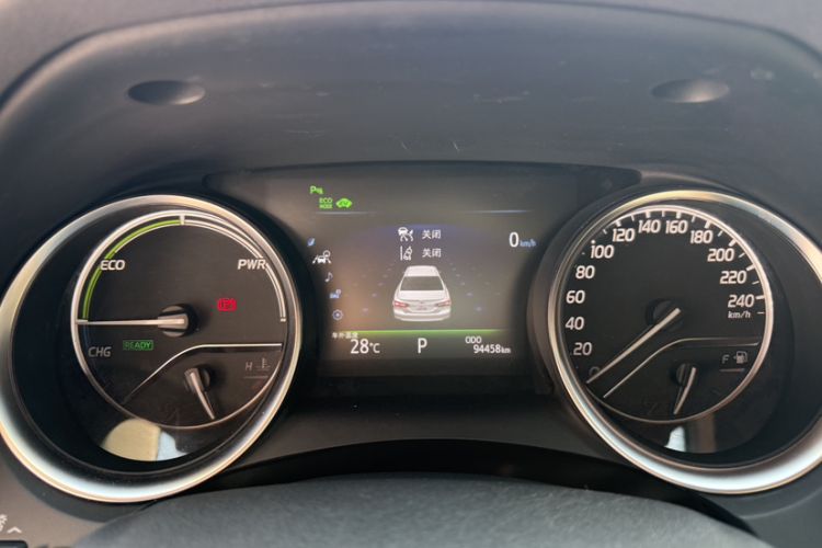 Used Toyota Camry 2018 Dual-Engine 2.5 HG Luxury Edition Odometer Close Up