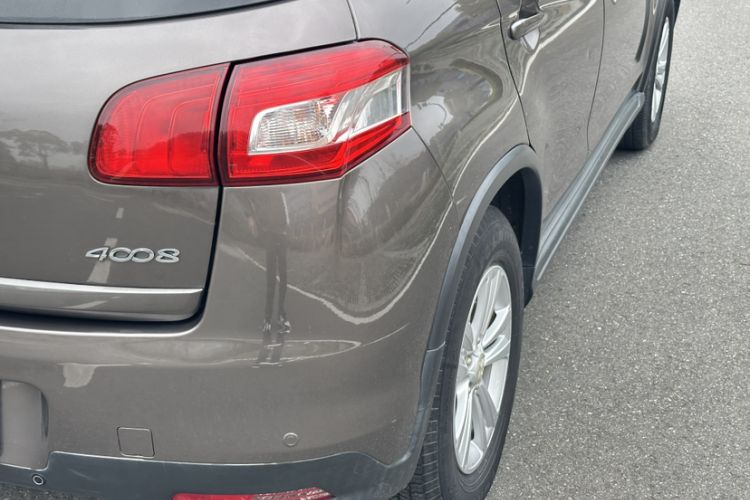 Used Peugeot 4008 2013 2.0L Two-Wheel Drive Entry-Level Trim