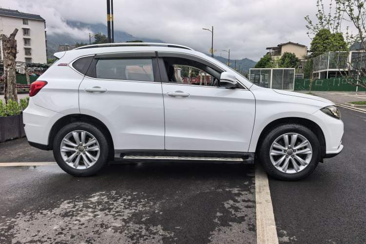 Used Haval H2 2014 1.5T Manual Two-Wheel Drive Elite Edition Exterior 5