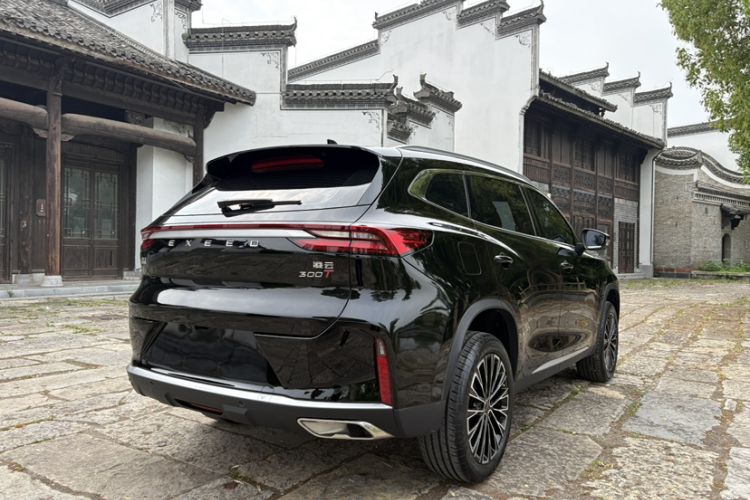 Used EXEED Lingyun 2025 300T Two-Wheel Drive Starry Edition
