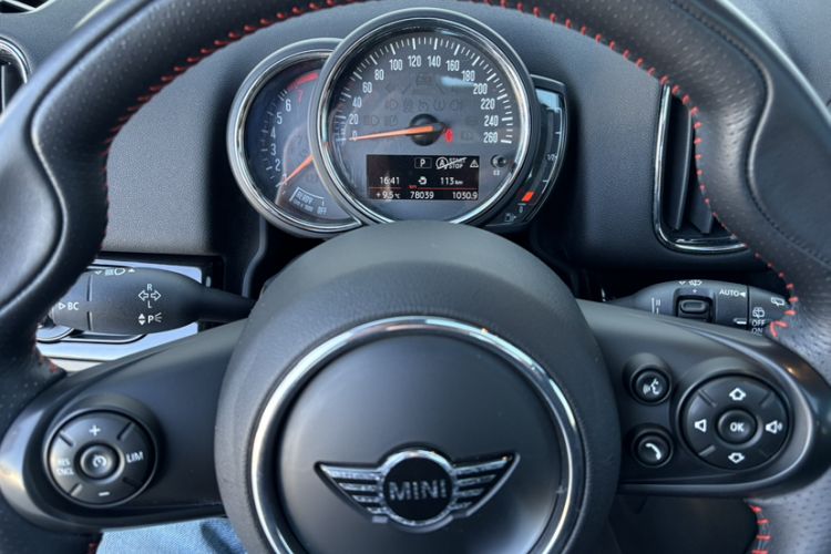 Used MINI Countryman 2018 1.5T COOPER ALL4 Racing Driver Odometer Close Up