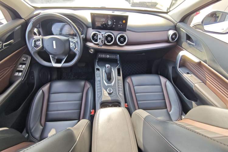 Used Wey VV5 2021 1.5T Two-Wheel Drive Smart Pioneer
