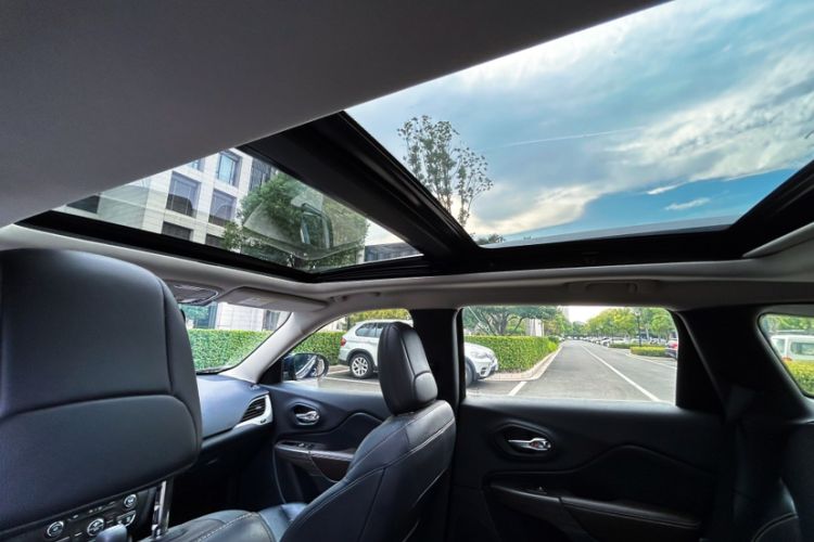 Used Jeep Cherokee 2017 2.4L Leading Smart Edition