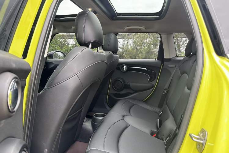 Used MINI 2022 Updated 1.5T COOPER Classic Edition Five-Door Version