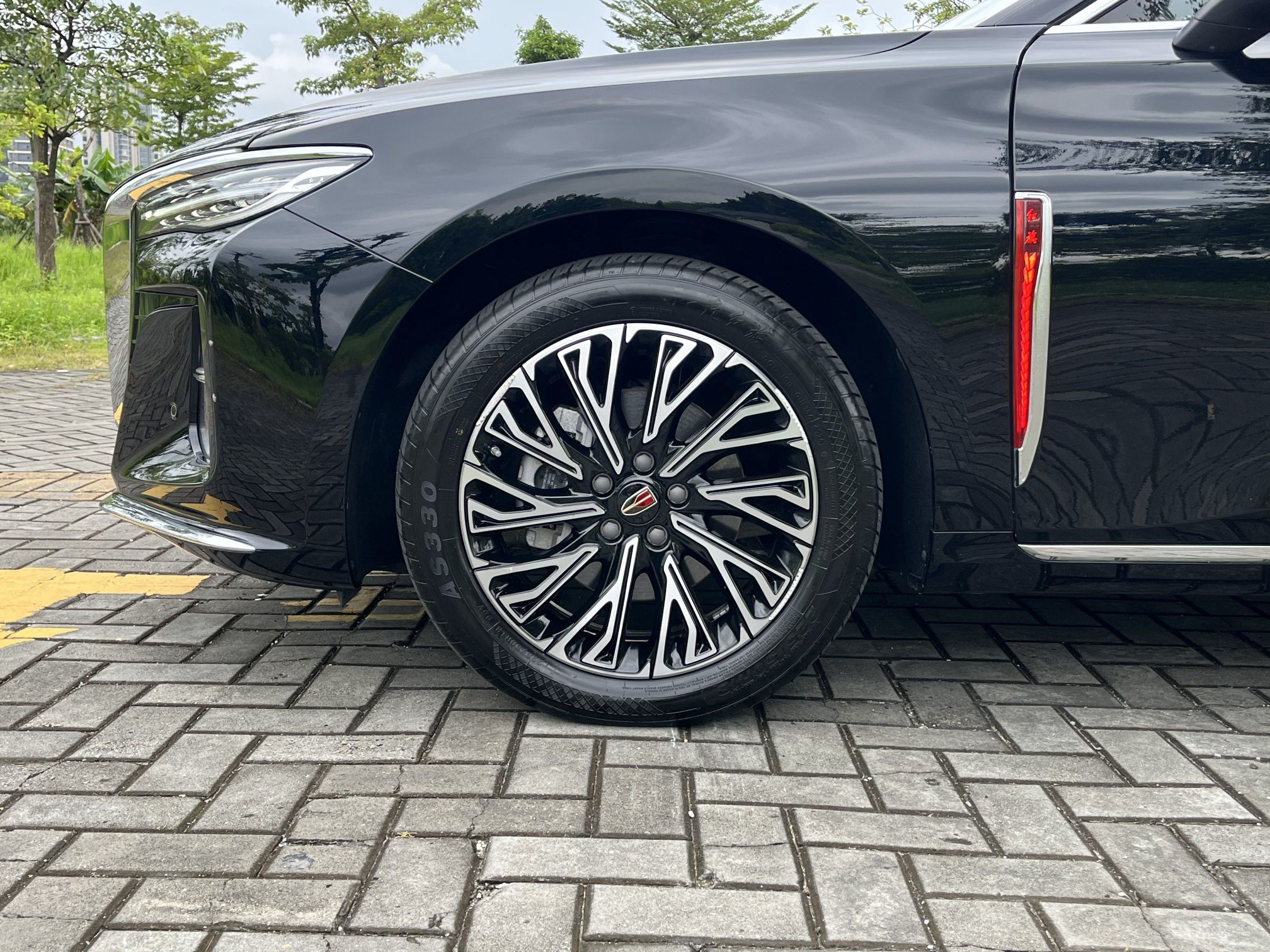 Hongqi H5 2025 2.0T Automatic Flag Edition – 500 000 Units Commemorative Version — снимка 20