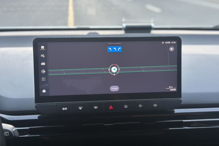 Used MG 4 EV 2023 415 km Range Sea-Faring Champion Edition Interior 6