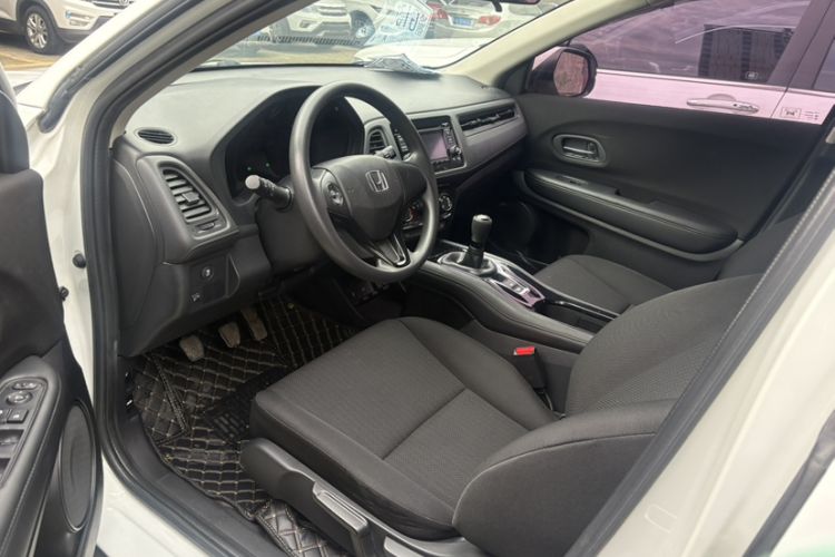 Used Honda Vezel 2015 1.5L manual two-wheel drive Comfort trim level
