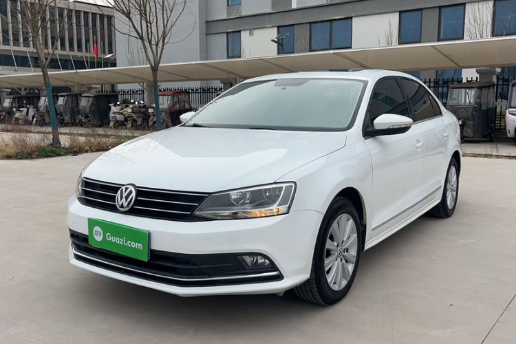 Used Volkswagen Sagitar 2015 1.6L Manual Comfort Model