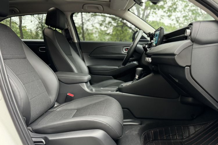 Used Honda Vezel 2023 1.5L CVT Tech Edition Interior 8