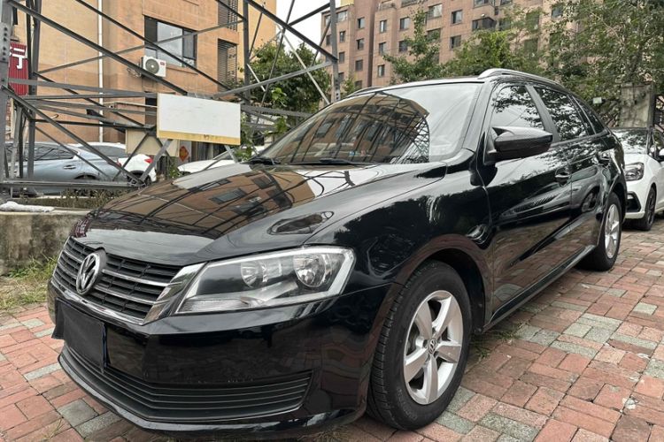 Used Volkswagen Gran Lavida 2013 1.6L Automatic Fashion Model