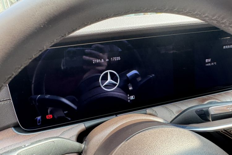 Used Mercedes-Benz E-Class 2021 Facelift E 300 L Stylish Edition Odometer Close Up