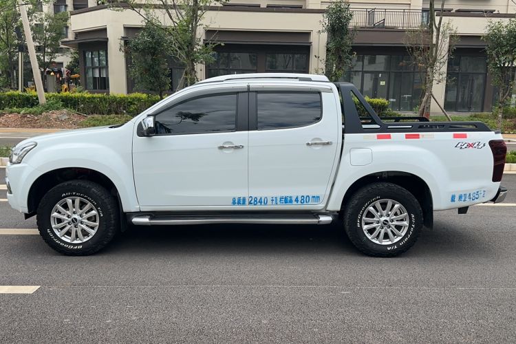 Used Isuzu D-MAX 2020 1.9T 4x4 Automatic Luxury Edition China VI Standard RZ4E Hi-Power