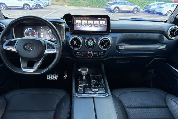 Used BAIC Off-Road BJ40 2019 2.3T Automatic Four-Wheel Drive Urban Hunter Edition Premium Model China VI Emission Standard