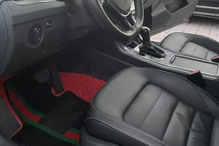 Used Volkswagen Passat 2016 1.8T Government Procurement Version (CEA Engine + 6AT)
