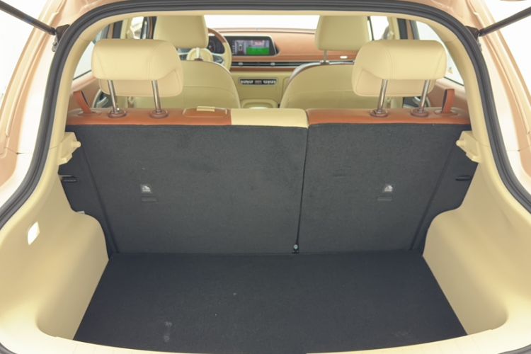 Used ORA Good Cat 2022 Morandi Edition 400km Standard Range Luxury Version Lithium Iron Phosphate