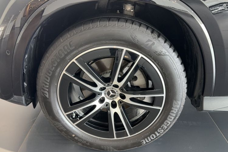 Used Mercedes-Benz GLC 2025 GLC 260 L 4MATIC Luxury Model Exterior 5