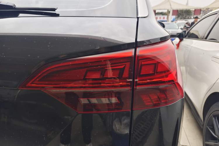 Used Volkswagen Tayron 2020 330TSI Two-Wheel Drive Luxury Smart Connectivity Version