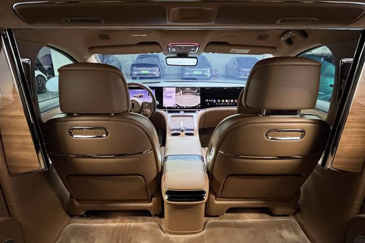 Used Hima S800 2025 Model, Range-Extended Starlight Premium Edition, 5 Seats
