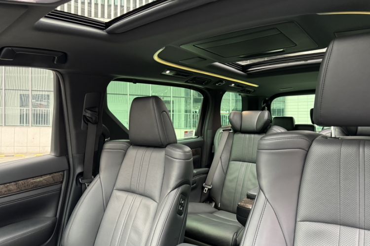 Used Toyota Alphard 2021 Dual-Motor 2.5L Premium Edition
