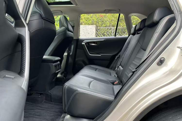 Used Toyota Wildlander 2022 2.0L CVT Two-Wheel Drive Luxury Edition