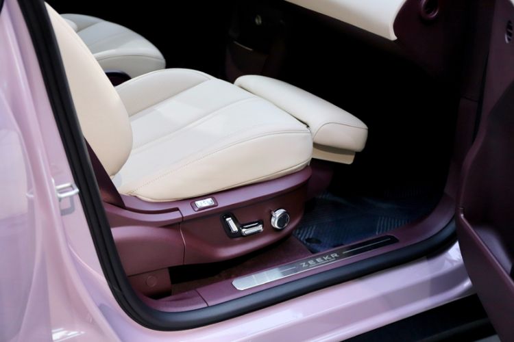 Used Zeekr X 2025 Four-Seater Rear-Drive Cube Version Interior 9