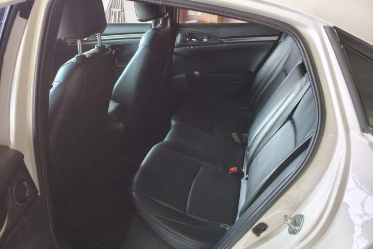 Used Honda Civic 2021 HATCHBACK 220TURBO CVT Trendy Cool Edition Interior 2