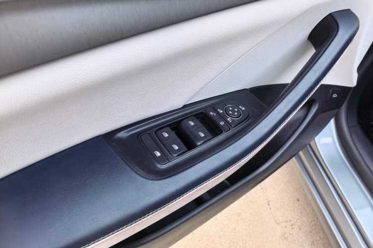 Used BYD Qin PLUS 2021 DM-i 55KM Flagship Model Interior 8