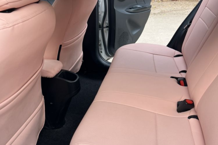 Used Toyota YARiS L Zhi Xuan 2017 1.5G CVT JingSu Model with Upgraded Sunroof Interior 1