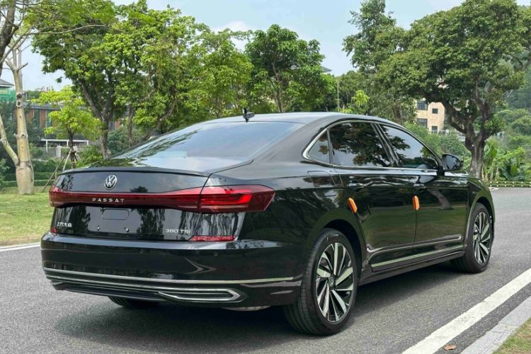 Used Volkswagen Passat 2025 Premium Version 380TSI Dragon Edition