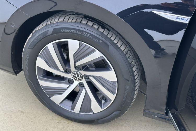Used Volkswagen Passat New Energy 2023 430 PHEV Hybrid Luxury Edition Exterior 8
