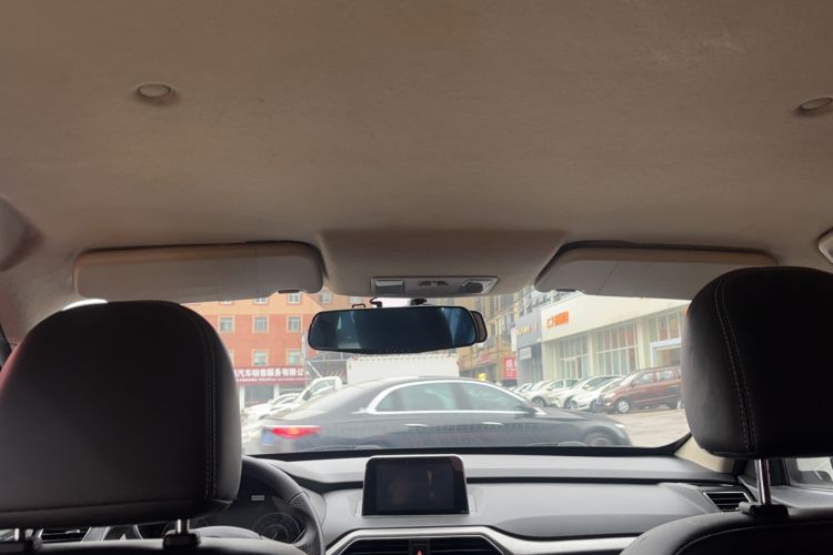 Used Dongfeng Fengon S560 2018 1.8L CVT Elite Model 5 Seats Headliner