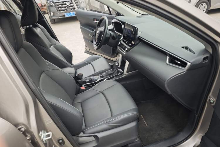 Used Toyota FRONTLANDER 2023 2.0L Smart Electric Hybrid Dual-Engine Deluxe Version
