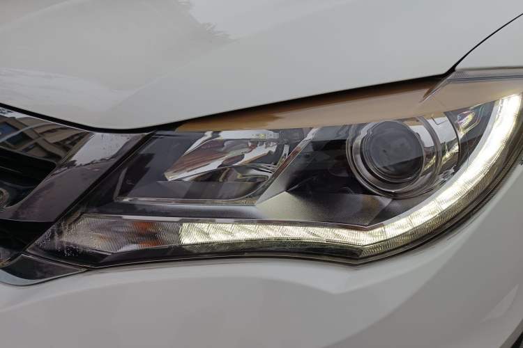 Used BYD S7 2015 2.0T Upgraded Automatic Luxury Version Exterior 3