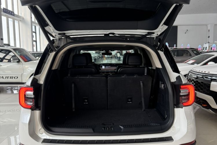 Used Ford Explorer 2023 EcoBoost 285 Four-Wheel Drive Titanium Edition 6 Seats
