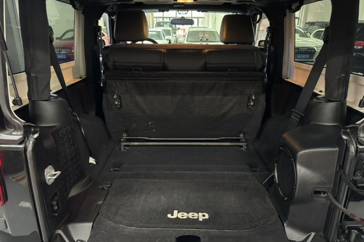 Used Jeep Wrangler 2012 3.6L Sahara two-door version
