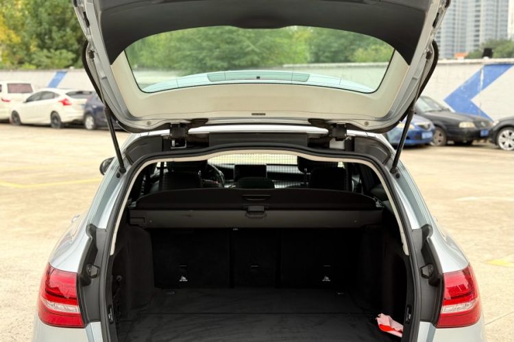 Used Mercedes-Benz C-Class 2015 C 200 station wagon