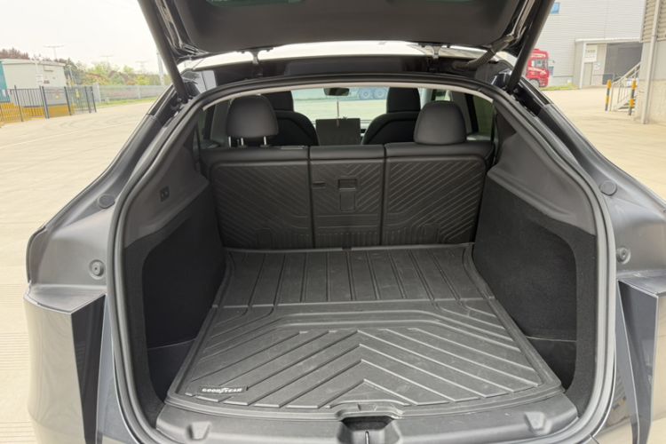 Used Tesla Model Y 2025 Rear-Wheel Drive First Edition Trunk