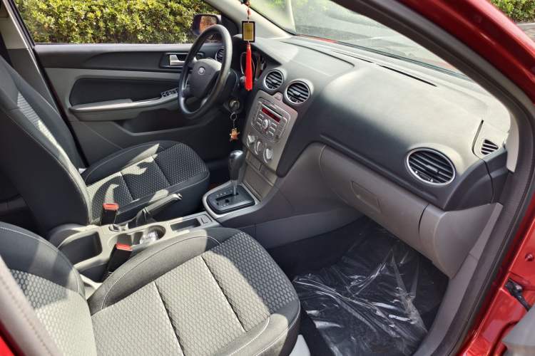 Used Ford Focus 2013 Hatchback Classic 1.8L Automatic Base Model
