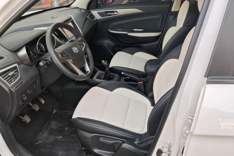 Used CHANGAN CS35 2017 1.6L Manual Luxury Model Interior 2