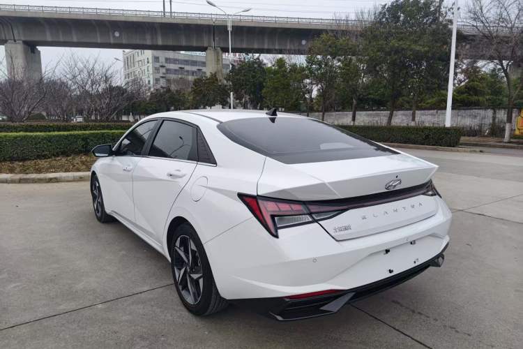 Used Hyundai Elantra 2022 1.5L CVT LUX Prestige Edition