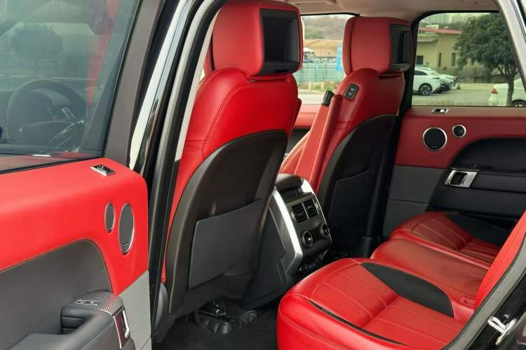 Used Land Rover Range Sport 2018 3.0 SC V6 HSE DYNAMIC Interior 3