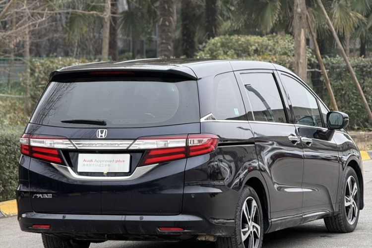 Used Honda Odyssey 2015 Revised 2.4L Luxury Edition
