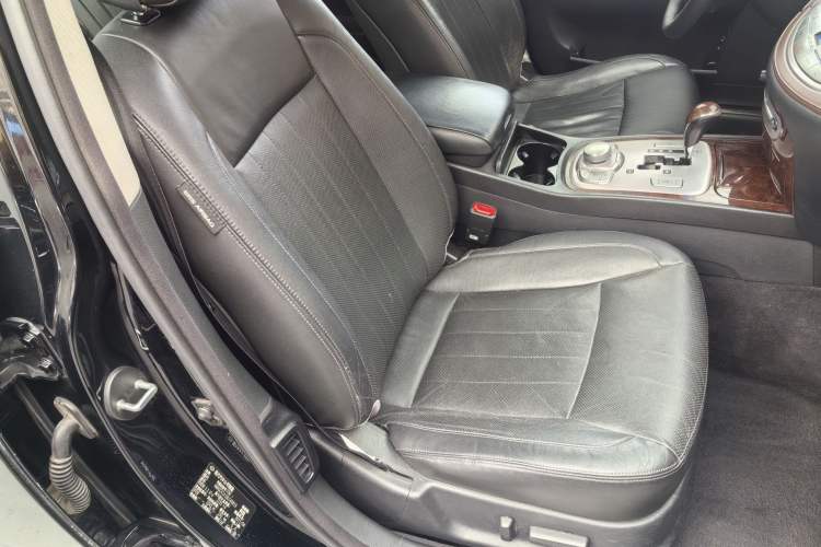 Used Hyundai Genesis 2012 3.3L GDI Prestige Edition
