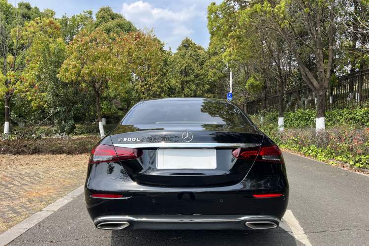 Used Mercedes-Benz E-Class 2023 Updated E 300 L Fashion Edition
