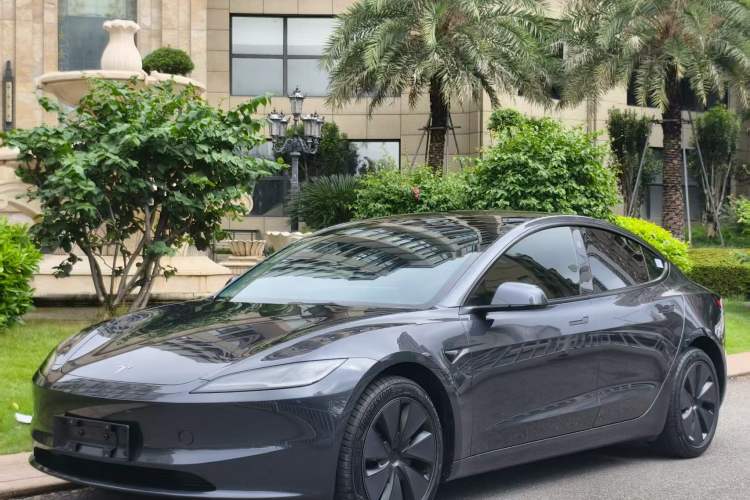 Used Tesla Model 3 2025 Rear-Wheel-Drive Version