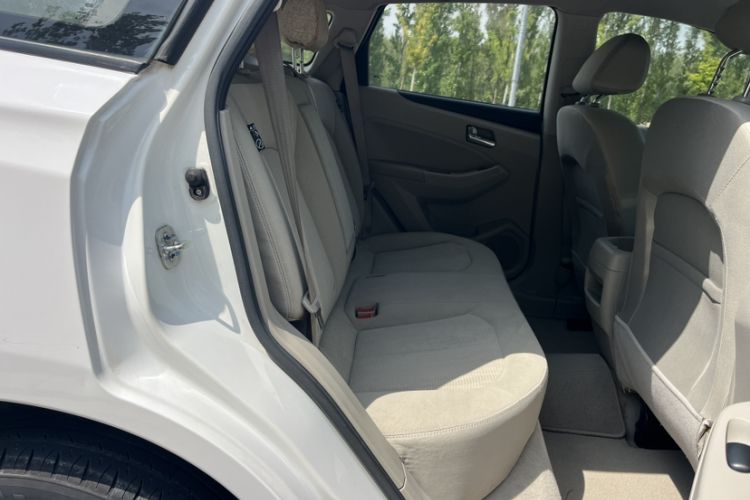 Used Venucia T70 2015 1.6L Manual Ruixing Edition Interior 4