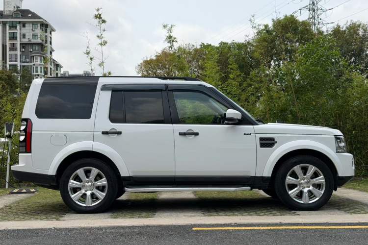 Used Land Rover Discovery 2014 3.0 SC V6 SE Exterior 1