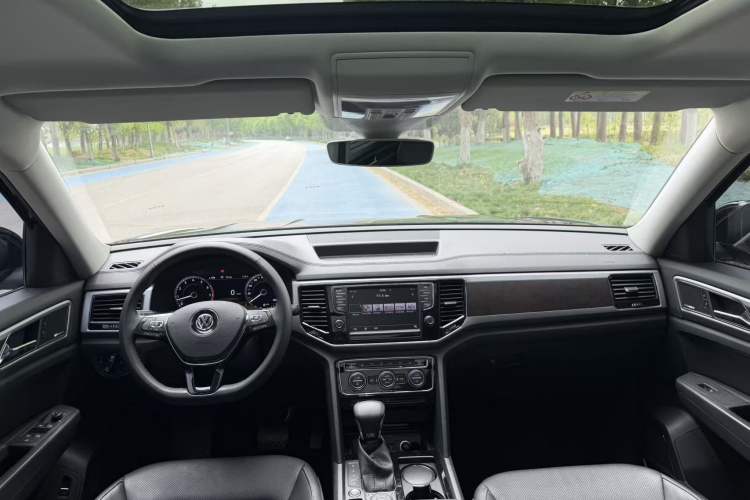 Used Volkswagen Teramont 2017 530 V6 Four-Wheel Drive Flagship Edition Audio And AC Panel