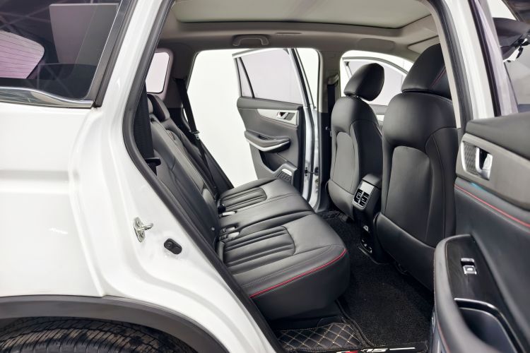 Used CHANGAN CS75 2018 280T Automatic Smart Edition China V-standard Interior 6